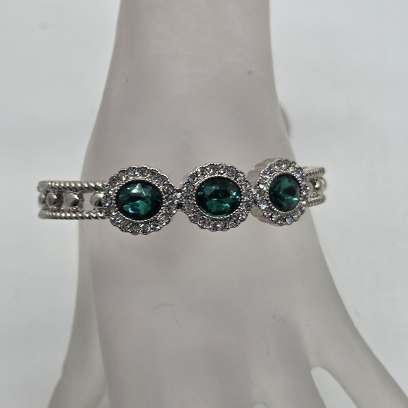 monet emerald green faceted rhinestone halo bangle stretch bracelet silver tone - Picture 1 of 10